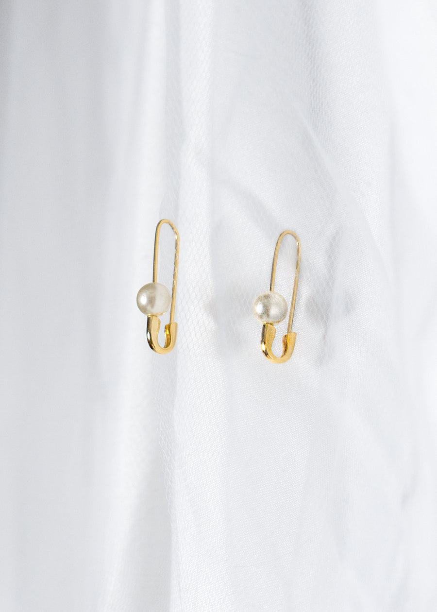 Roxy Pearl Safety Pin Earring